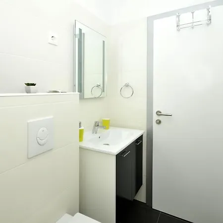 Kastel Stafilic 12975a Apartment *