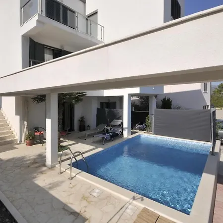 Apartment Kastel Stafilic 12975a Kastela
