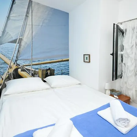Kastel Stafilic 12975a Apartment